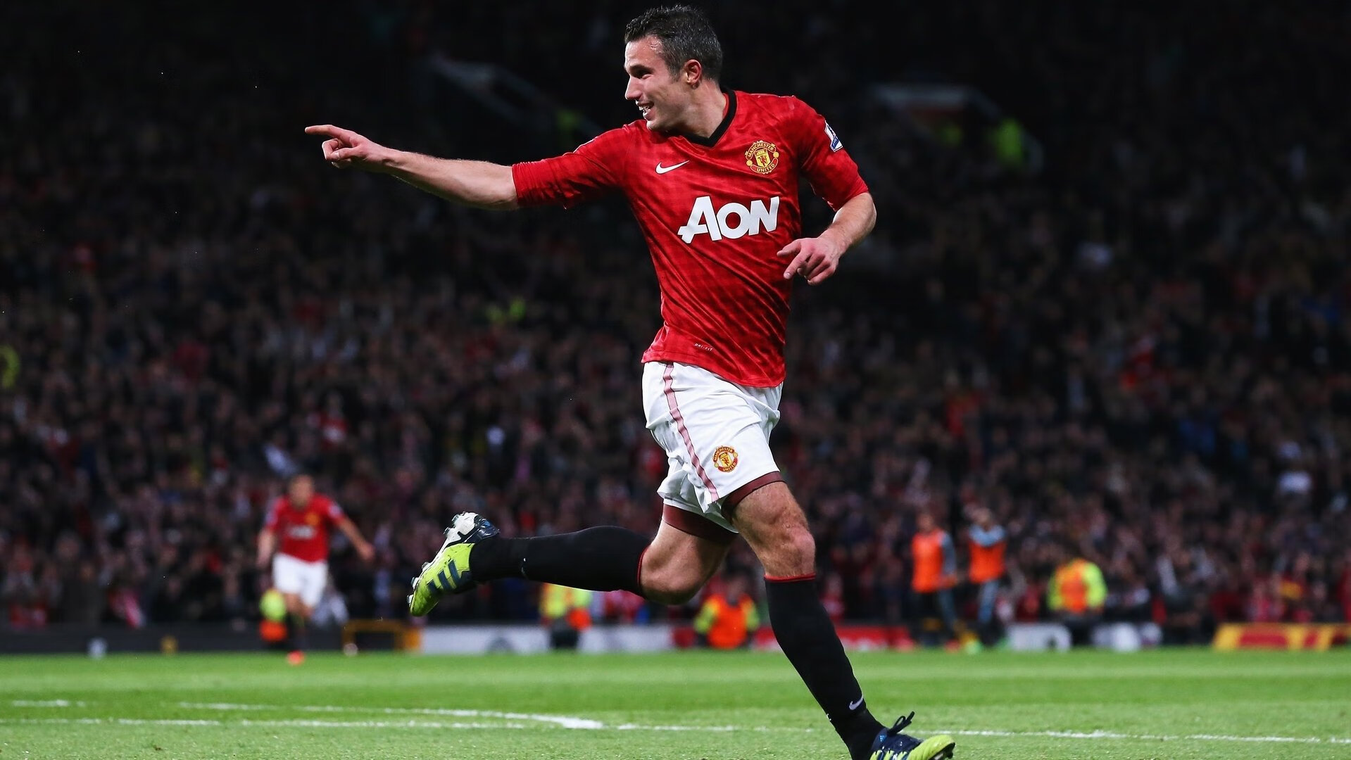 当埃菲尔铁塔遇见沙漠风暴，梅西F1争冠夜，巴黎加时绝杀伊拉克的魔幻现实主义