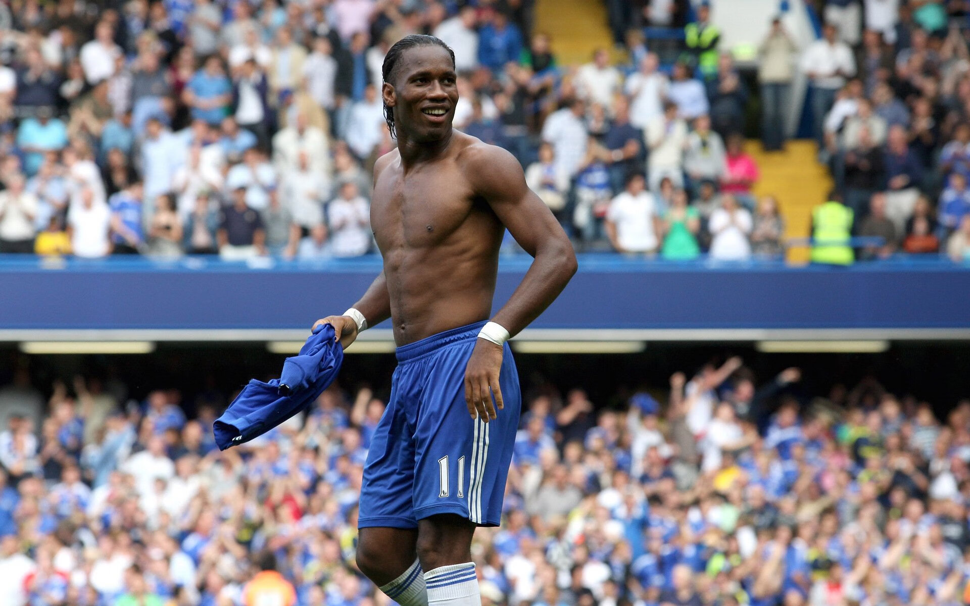 桑巴风暴席卷马德里，库尔图瓦神勇难挡巴西锋线狂欢